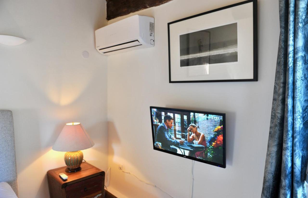 Loft Apartment , La Terrasse Centre Ville D'Arles, ภายนอก รูปภาพ